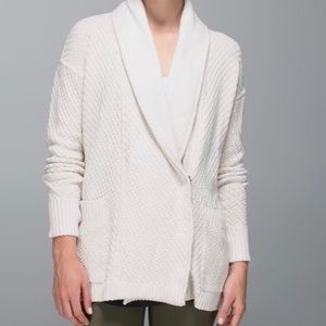 Lululemon Post Practice Cardigan
Heathered Oatmeal